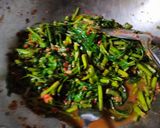 Foto langkah ke 4 dari resep Kangkung Masak Belacan.