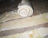 A picture of step 3 of Lachha Paratha.
