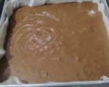 Foto langkah ke 7 dari resep Brownies Kukus Lapis Keju.