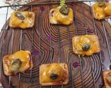 A picture of step 3 of Tucfrizza (tuc pizza fries).