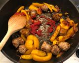 A picture of step 3 of Shakshuka with Sausage.