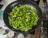 Foto del paso 2 de la receta: Ensalada de patatas, ahumados y espárragos