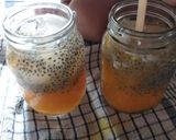 Foto langkah ke 7 dari resep Es Jeruk Selasih.