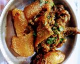 A picture of step 8 of Peppered Ponmo.