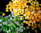 கார்ன் அன் டோஸ்ட்(சீஸ் இல்லாமல் சீஸி ஆக) ரெசிபி ஸ்டேப் 3 புகைப்படம்