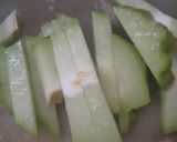 รูปขั้นตอนการทำที่ 1 ของ ฟักแม้วผัดไข่ทานได้ทั้งเปลือก+เมล็ด Stir fried Whole Chayote