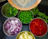A picture of step 2 of Batata Kanda Poha.