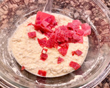 Foto del paso 4 de la receta: Pastel salado de hojaldre con calabacín, requesón y salami