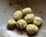 A picture of step 2 of Yellow Gravy with bottle Gourd Kofta.