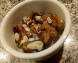 Foto del paso 2 de la receta: Trufas de vainilla y frutos secos