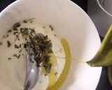 Foto del paso 3 de la receta: Merluza a la plancha con salsa blanca y setas chinas