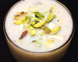A picture of step 2 of Banana Dates and Nut Smoothie.