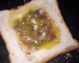 A picture of step 4 of Egg omelette sandwich.