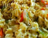 A picture of step 5 of Cheesy maggi omelet.