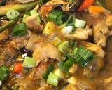 Foto langkah ke 4 dari resep Ayam Woku Pedas Kemangi.