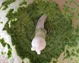 Lazacpisztráng spenótos pestoval, kakukkfüves burgonyával recept fázis 4 fotója