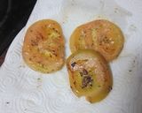 Foto del paso 5 de la receta: Bocadillo de lomo con tortilla francesa, tomate asado y alioli