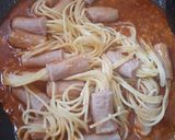Foto langkah ke 6 dari resep Sosis Gurita Saus Hot & Spicy.