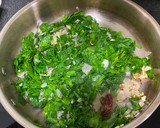 முருங்கைக்கீரை வேர்க்கடலை பொரியல் ரெசிபி ஸ்டேப் 3 புகைப்படம்