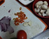 Foto langkah ke 1 dari resep Tumis bakso jamur.