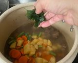 Foto langkah ke 3 dari resep Sop buntut sapi.