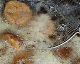A picture of step 6 of Onion Stuffed Ring.