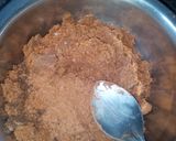 A picture of step 4 of Christmas baby choco cake.