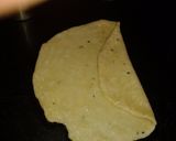 A picture of step 2 of Namkeen kaju.