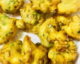 A picture of step 4 of Egg bhajia.
