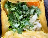 รูปขั้นตอนการทำที่ 2 ของ เครปญวนไส้ไข่ดาวเห็ดหอมและผักสด🧅🫑🥬Vietnamese Crepe with Egg and Fresh Veg and Herbs🌿🍅🥬