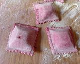 Foto del paso 8 de la receta: Sorrentinos de remolacha