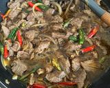 Foto langkah ke 5 dari resep Sapi Lada Hitam.