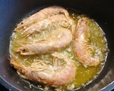 Foto del paso 1 de la receta: 333. Merluza con gambones en salsa de picada catalana