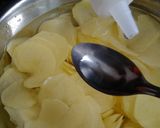 Foto langkah ke 3 dari resep Keripik kentang renyah.