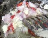 Foto langkah ke 3 dari resep Tumis Kangkung Simpel.