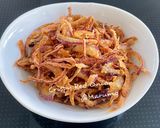 A picture of step 2 of Crispy Red Onion.