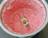 A picture of step 2 of Strawberry banana coconut milkshake.