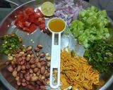 A picture of step 3 of Masala muri.