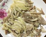A picture of step 2 of Chicken Pho.