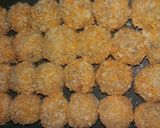 Foto langkah ke 6 dari resep Cilok crispy isi keju.