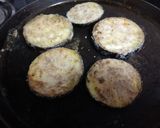 A picture of step 6 of Egg plant pizza.