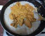 A picture of step 2 of Reshmi chicken with cashwnut masala with warky paratha.