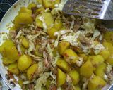 A picture of step 3 of Curried shredded chicken potatoes.