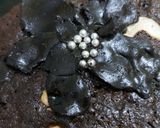 চকোলেট কেক উইথ চকোলেট ফ্লাওয়ার (chocolate cake with chocolate flower recipe in Bengali) রেসিপি ধাপ - 5 ছবি