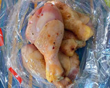 Foto del paso 16 de la receta: Muslos de pollo en bolsa al horno en salsa de tomate confitado