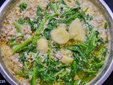 Canh cua đồng khoai từ rau muống