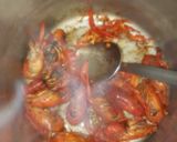 A picture of step 2 of Crawfish soup.