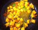 कैरीची उडीद-मेथी करी (Kairichi Urad Methi Curry Recipe In Marathi) रेसिपी स्टेप 5 फोटो 
