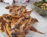 Foto langkah ke 5 dari resep Ikan teri basah goreng tepung renyah dan gurih.