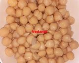 A picture of step 1 of Kabuli Chana (Chole).